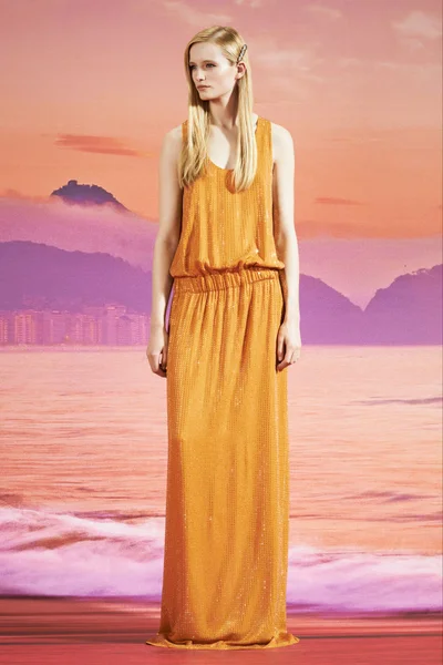 Look 28